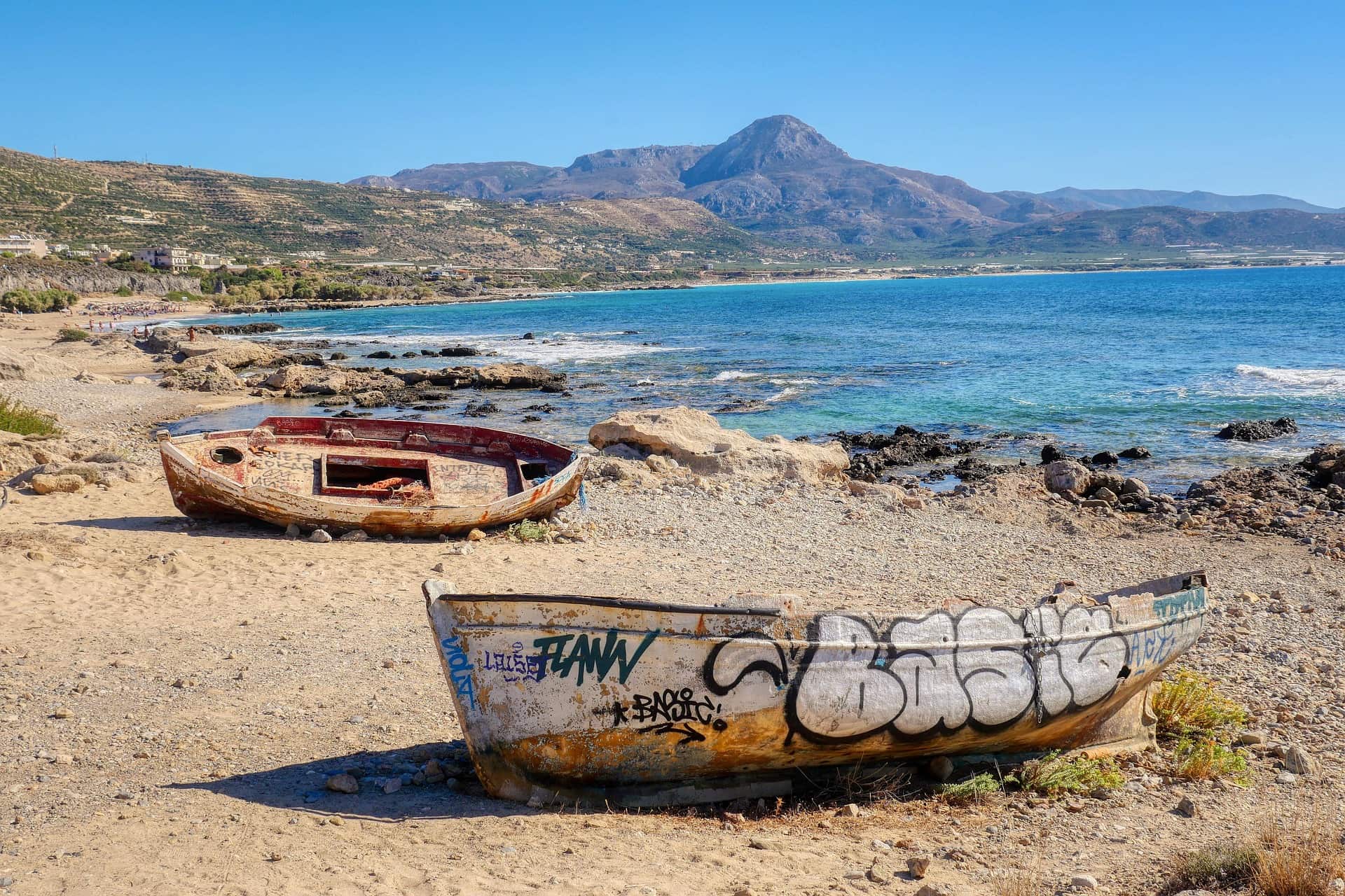 Bateaux de peche dans un port cretois